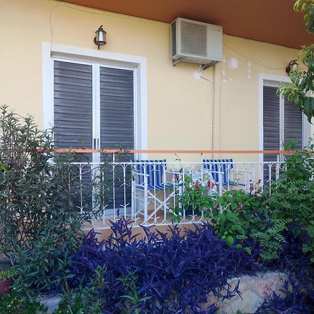 Mema'S Tranquil Studio In Patra - Free Parking المظهر الخارجي الصورة